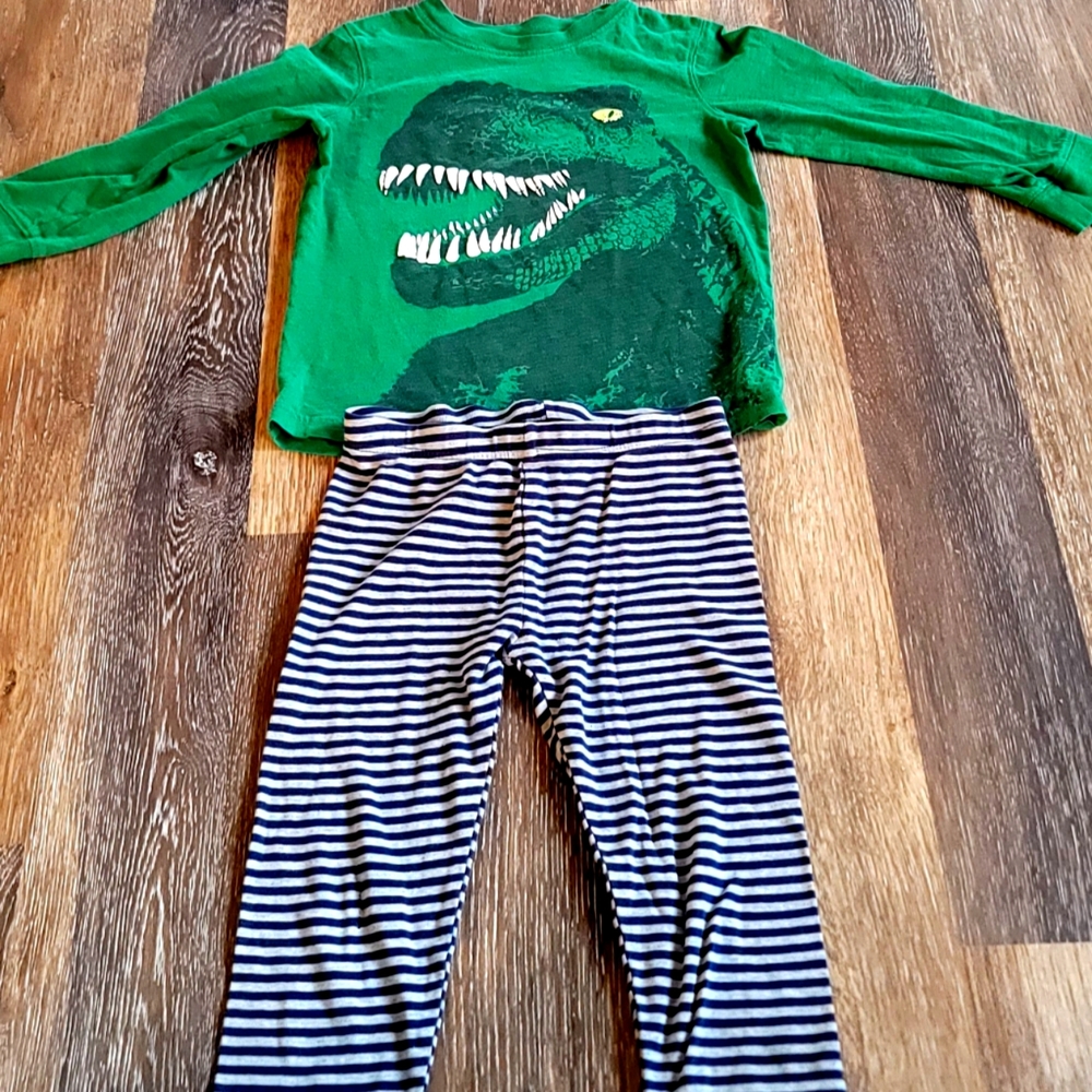 Boy's Size 5t Pajama Set